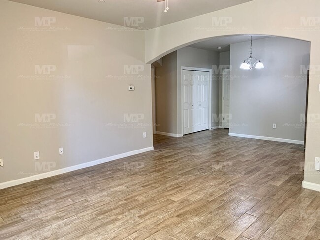 Photo - 4825 Hahns Peak Dr Unit 104