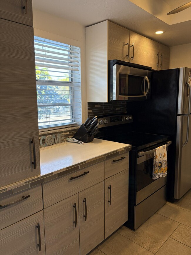 Photo - 330 NE 26th Ave Unit Apt 108