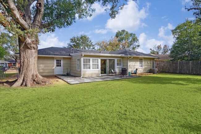 Photo - 5805 Grape St