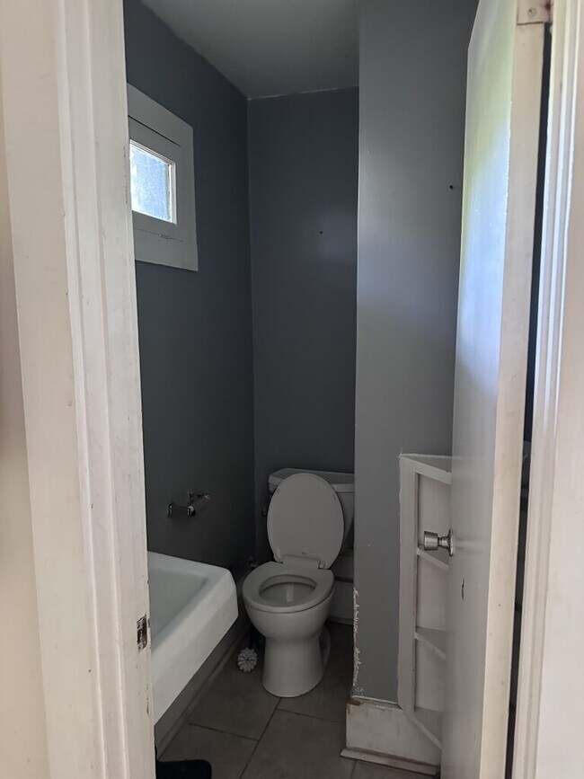 Photo - 2104 Emogene St Apartments