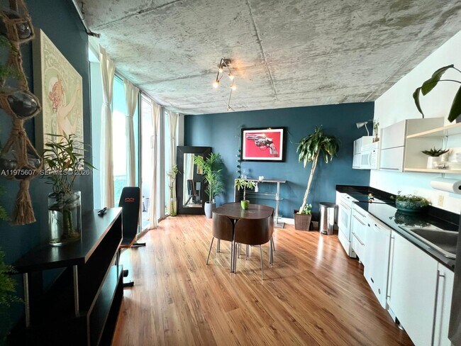 Photo - 690 SW 1st Ct Unidad 1934