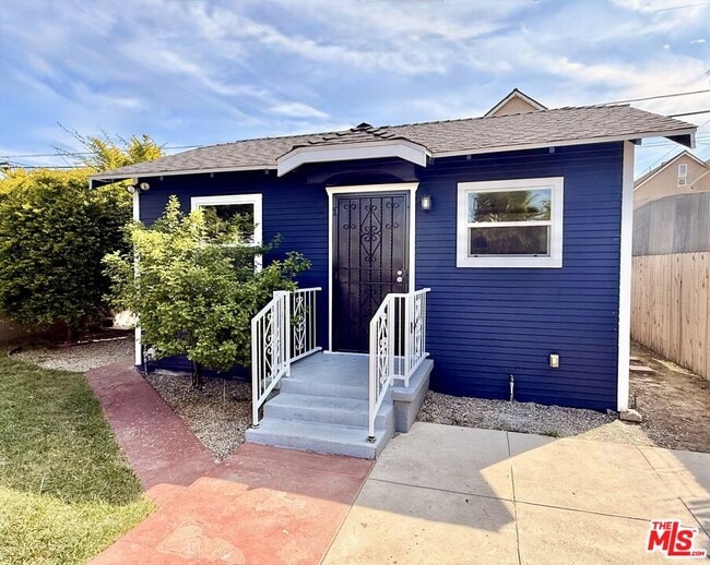 Building Photo - 3774 S Gramercy Pl