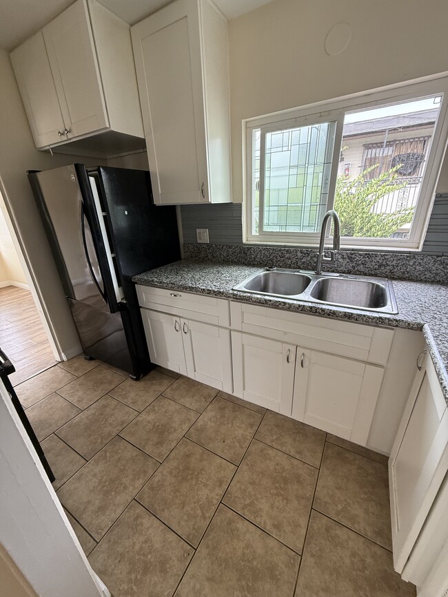 Photo - 3041 franklin ave Unit 3041