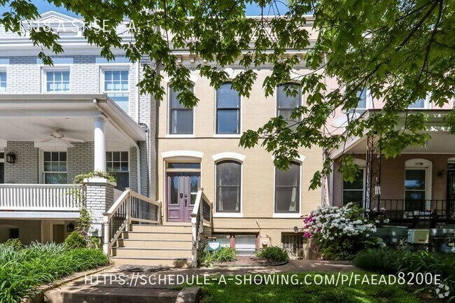 Building Photo - 1318 A St SE Unit A Rental