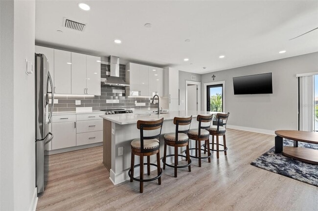 Photo - 12400 Capri Cir N Unidad A