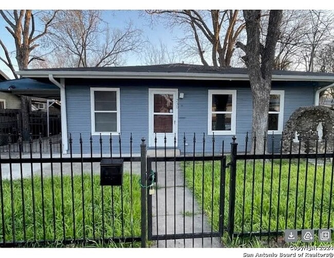 Photo - 230 E Hafer Ave