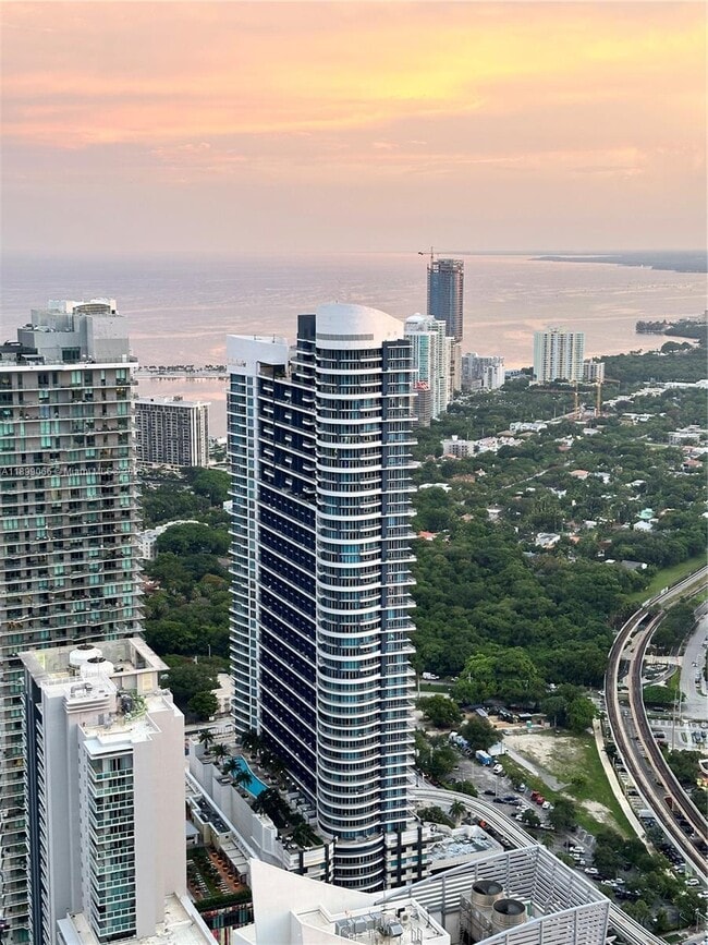 Photo - 60 SW 13th St Unidad 5216