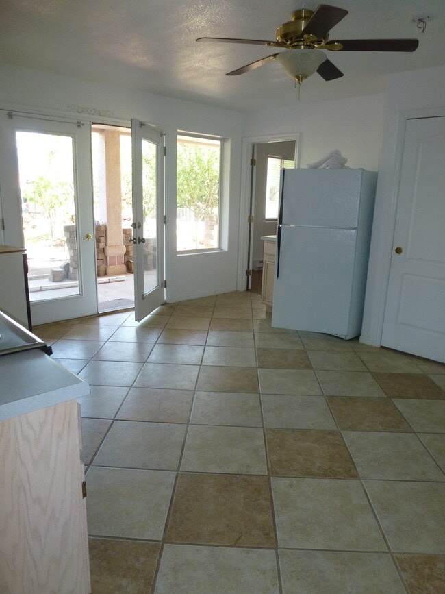 435 Paintbrush Way Unidad Base Apt