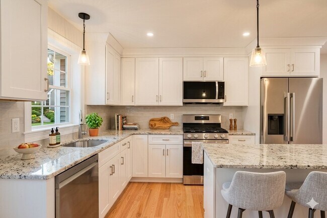 Photo - 513 Mendon Rd