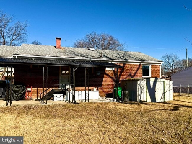 Building Photo - 6525 Kenova St