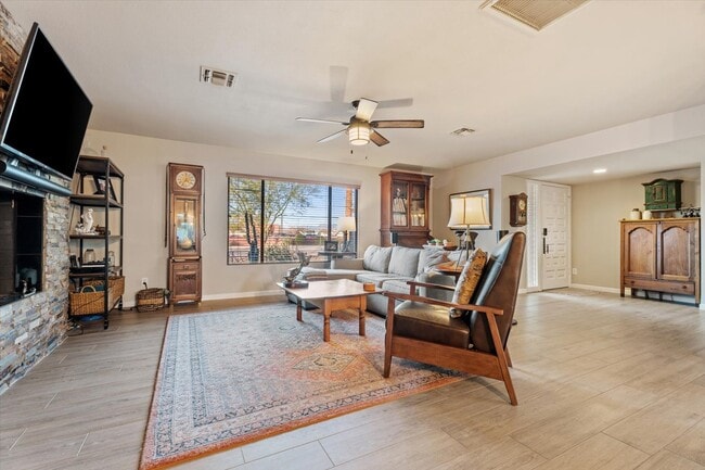 Photo - 8543 E Jackrabbit Rd