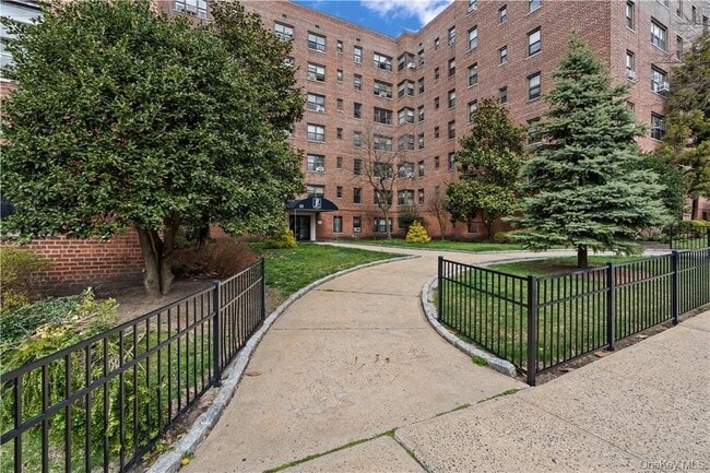 Photo - 33 William St Unit 3F