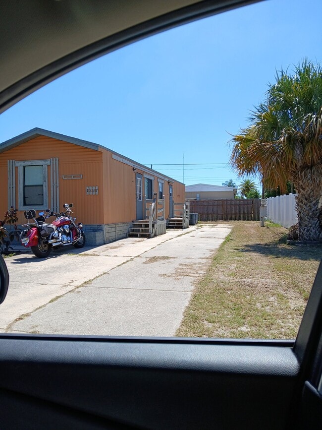 Photo - 1837 Holiday Dr