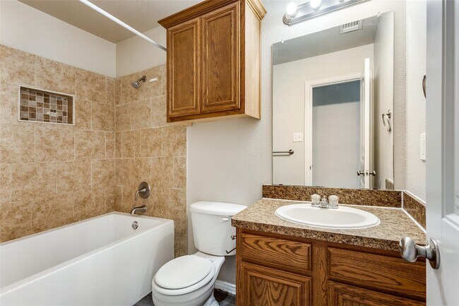 Photo - 606 E College Ave