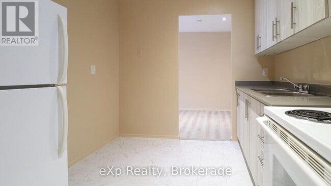 Photo - 205 - 84 SECOND STREET Unit 205