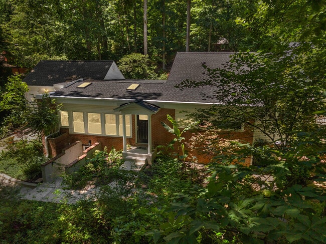 Building Photo - 1008 Hobbs Dr Unit House