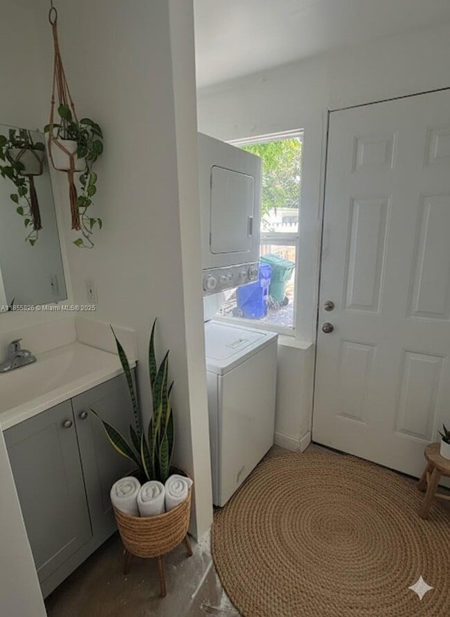 Photo - 81 NW 44th St