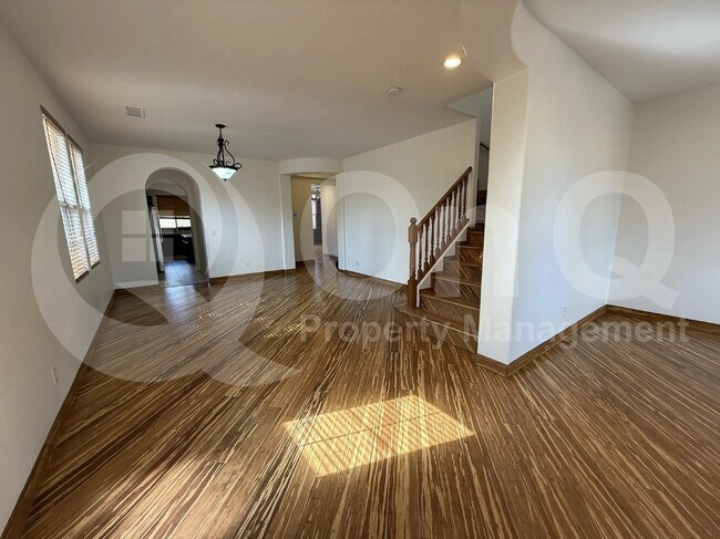 Photo - 1104 E Gail Dr