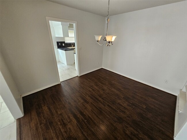 Photo - 5526 Whispering Creek Way