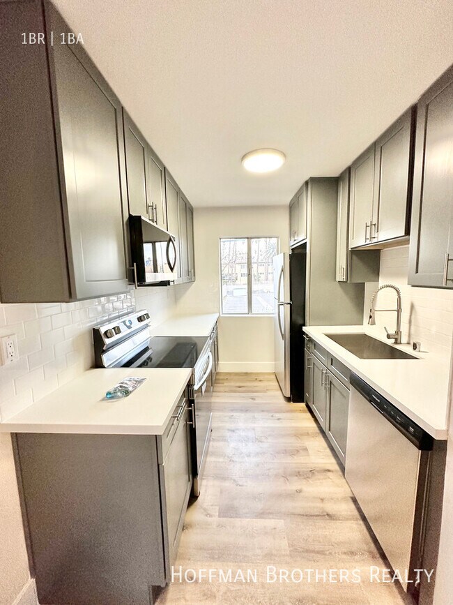 Photo - 982 Menlo Ave Unidad 206