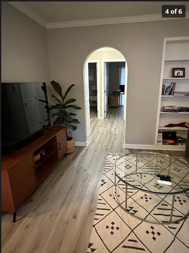 4325 V St