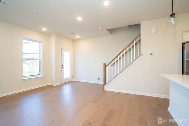 Photo - 220 Jessie Pl