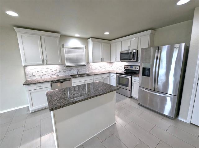 Photo - 704 Rivers Creek Ln