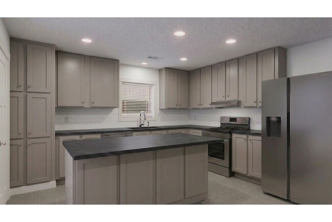 523 Tower View Ave