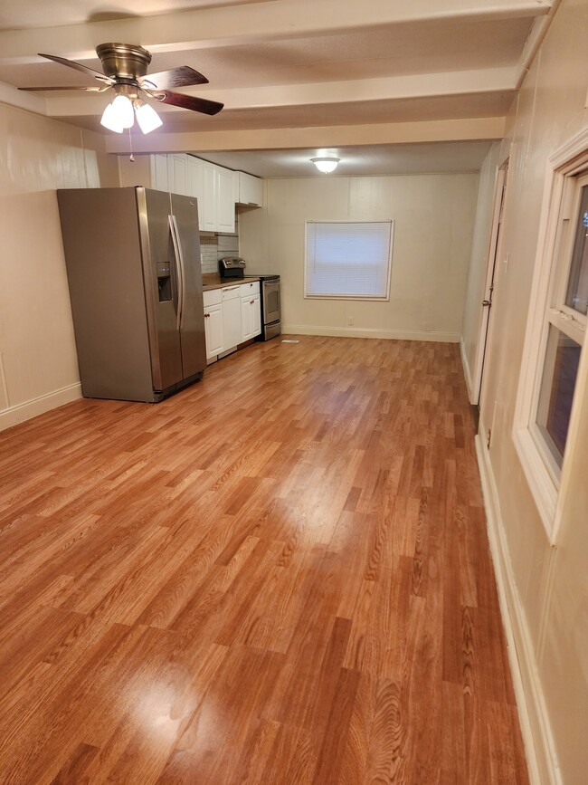 Photo - 4106 Rhine St