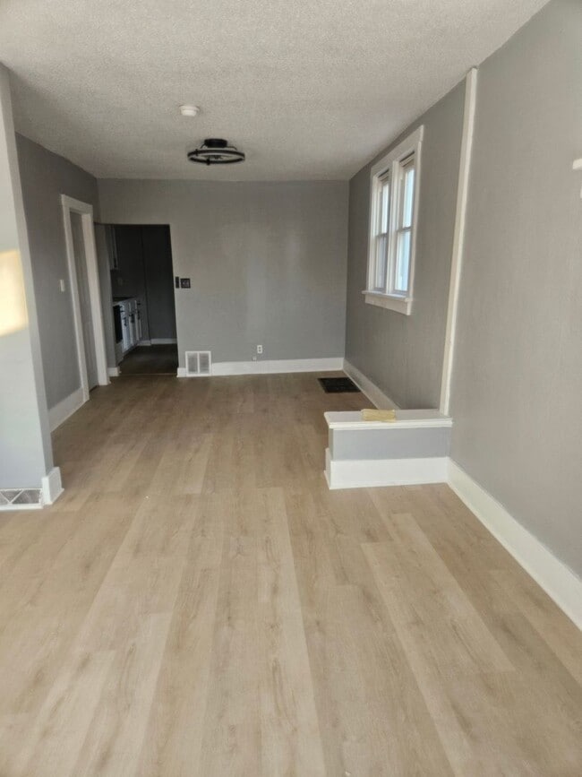 Photo - Three bedroom available for an immediate move in! Unit 922 Pape Avenue