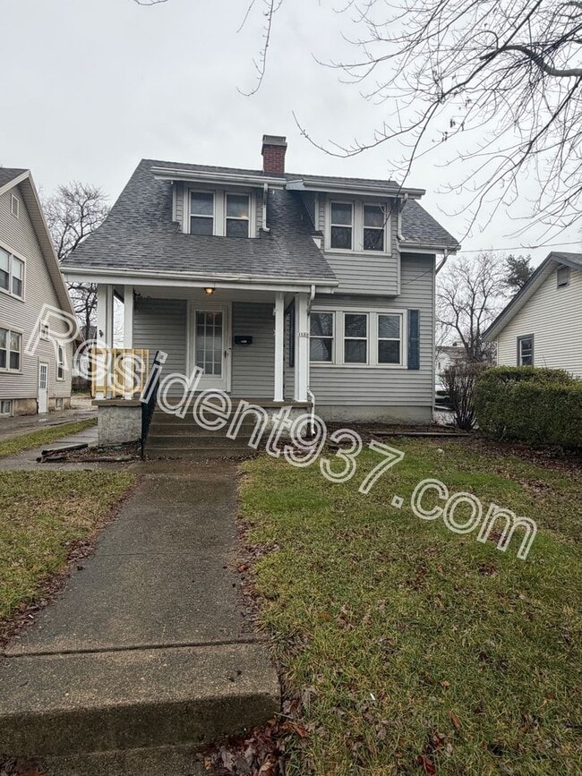 Building Photo - Spacious 3 Bed 2 bath Home