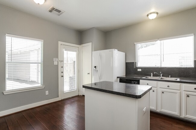 Photo - 419 Laurel Sage Dr