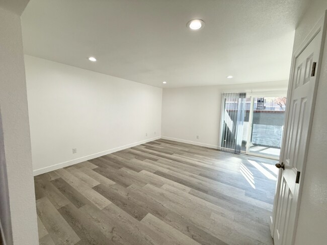 Photo - 1750 Karen Ave Unidad B copy