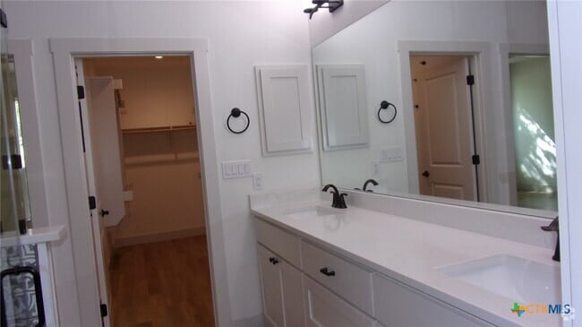 Building Photo - 1482 Birch Ln Rental