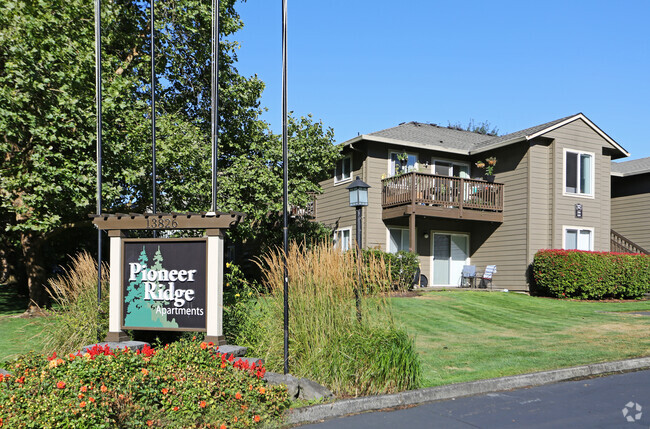 Pioneer Ridge Apartments - Pioneer Ridge Apartments