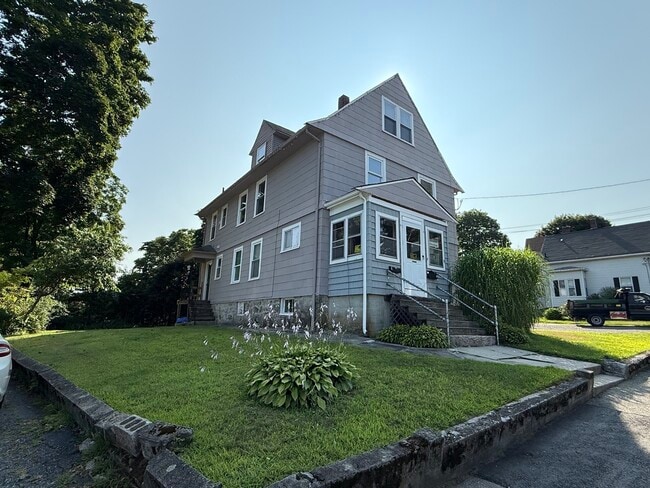 Building Photo - 7 Poplar St Unit 2