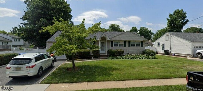 Building Photo - 11 E Sherman Ave