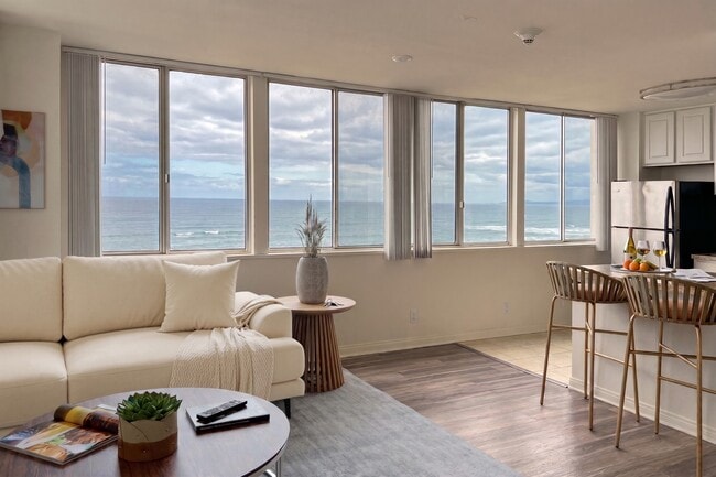 Ocean views - Pacific Plaza