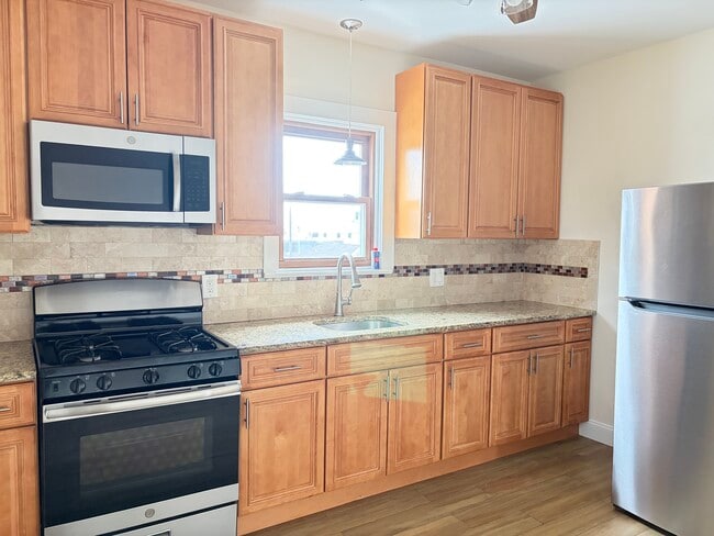 Photo - 30 Elm St Unit 2