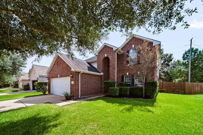 23411 W Pine Ivy Ln