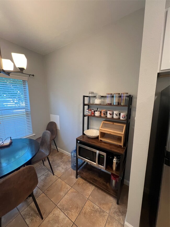 Photo - 2414 Longview St Unit 202
