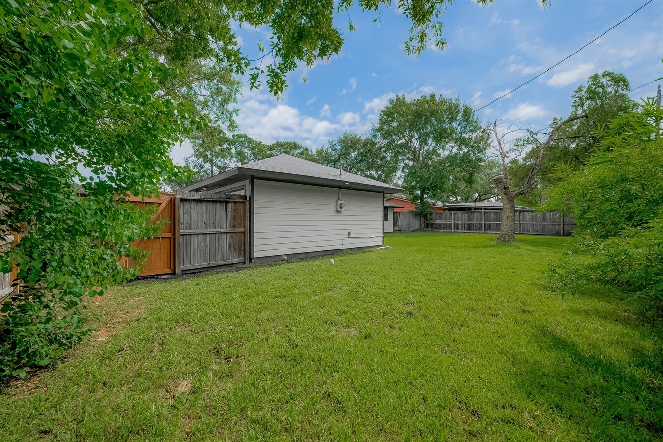 Photo - 8057 Ridgeview Dr