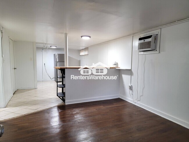 Photo - 1056 Regent St SW