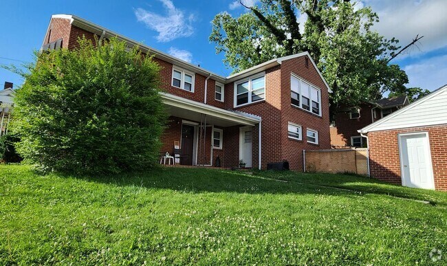 Building Photo - 356 College St Rental