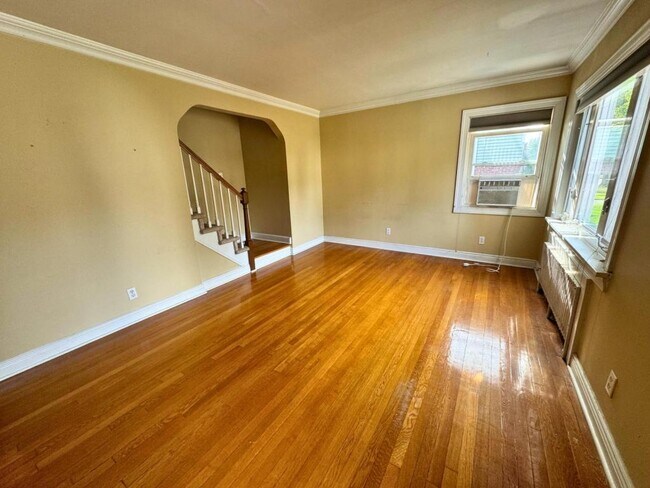 Photo - 11-02 Charles St