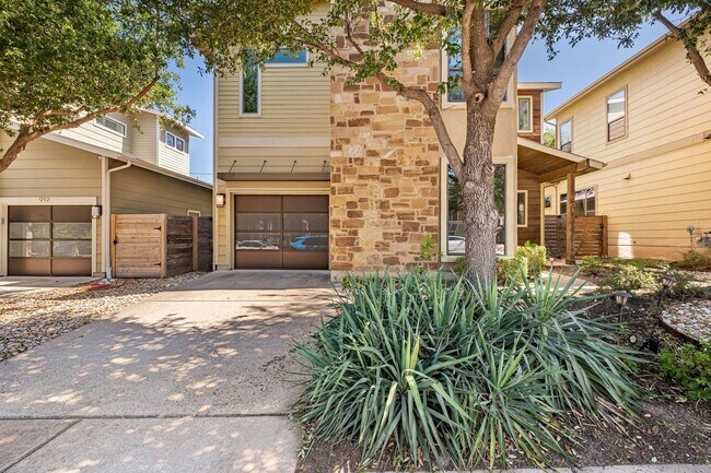 Photo - Stunning Modern Home in Desirable 78704 Ne...