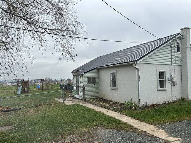 Building Photo - 1146 Lancaster Pike