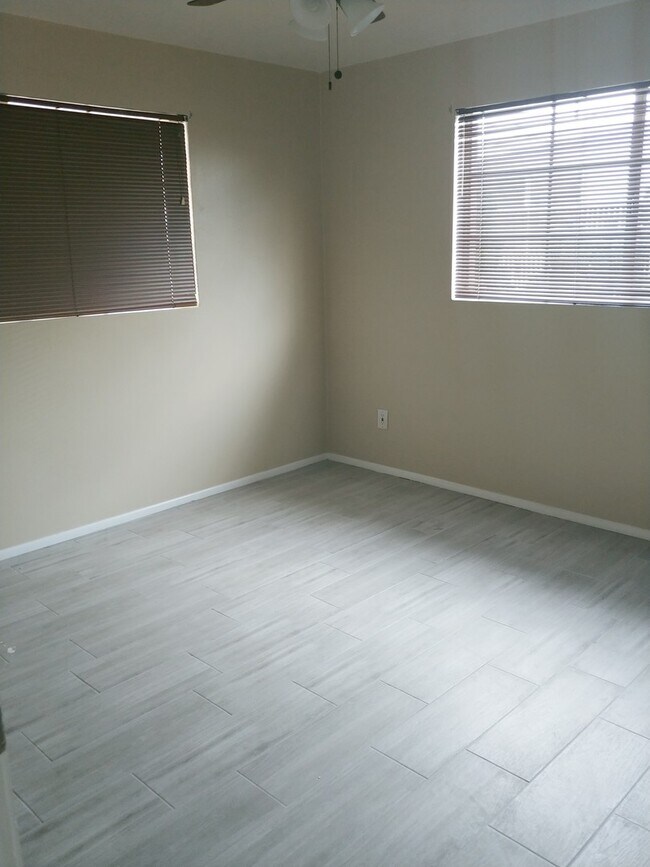 Photo - For Rent in Youngtown. Upgraded Kitchen, Tile, Carpet, Covered Parking, Single Level