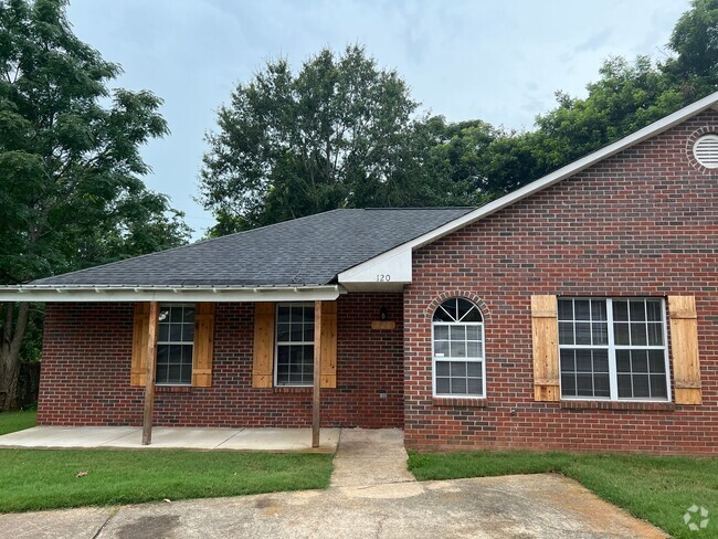 Building Photo - Duplex Close To Campus! Rental