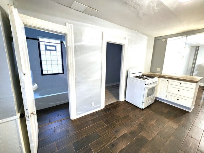 Photo - 2525 N Weil St Unit Lower